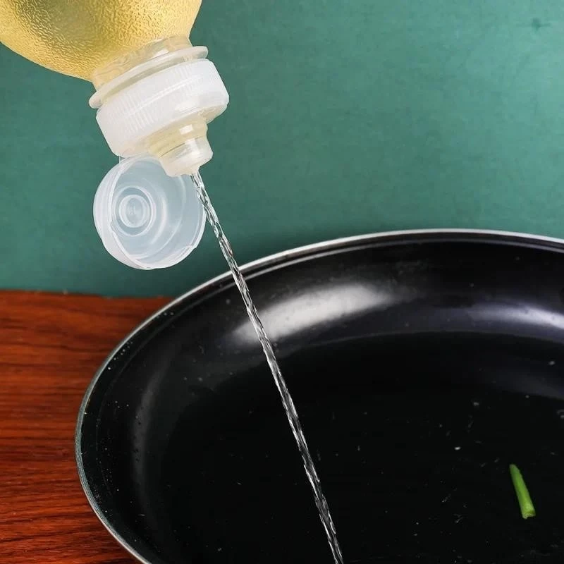 300/500ML Kitchen Oil Spray Bottle Plastic Squeeze Dispenser for Cooking, BBQ, Salad, Vinegar, Soy Sauce Refillable Oil Sprayer
